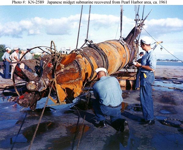 Midget submarines attack Aretha franklin busty